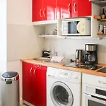 Cosy Apartment Near Metro And Tramway