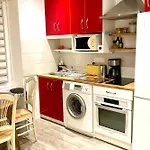 Cosy Apartment Near Metro And Tramway