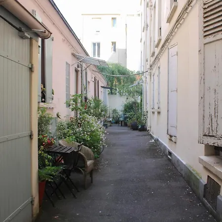 Appartamento Cosy Near Metro And Tramway